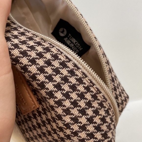 Hackett London toiletry bag - Picture 2 of 2